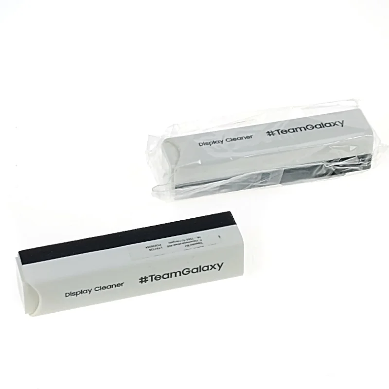 Cleaner with microfiber 9.5 cm attached to the body